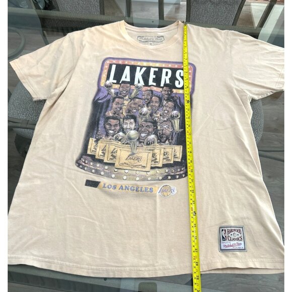 Mitchell & Ness Hardwood Classics Los Angeles Lakers XL T-Shirt Nostalgia Co. - Picture 6 of 8